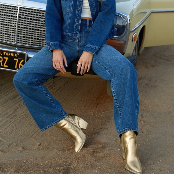 🆕 Champagne Gold Western Booties in Blazing Metallic - Picture 2 of 10